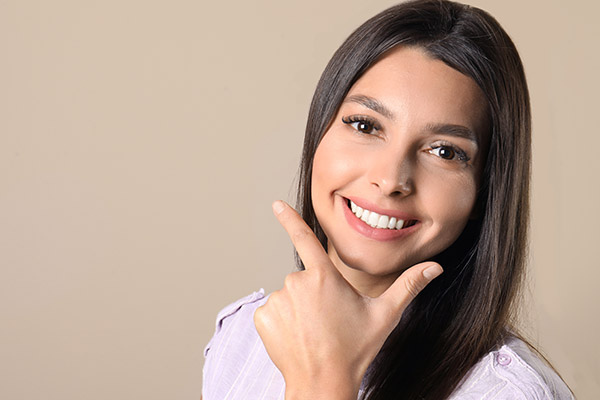 How a Smile Makeover Can Restore the Color of Your Teeth